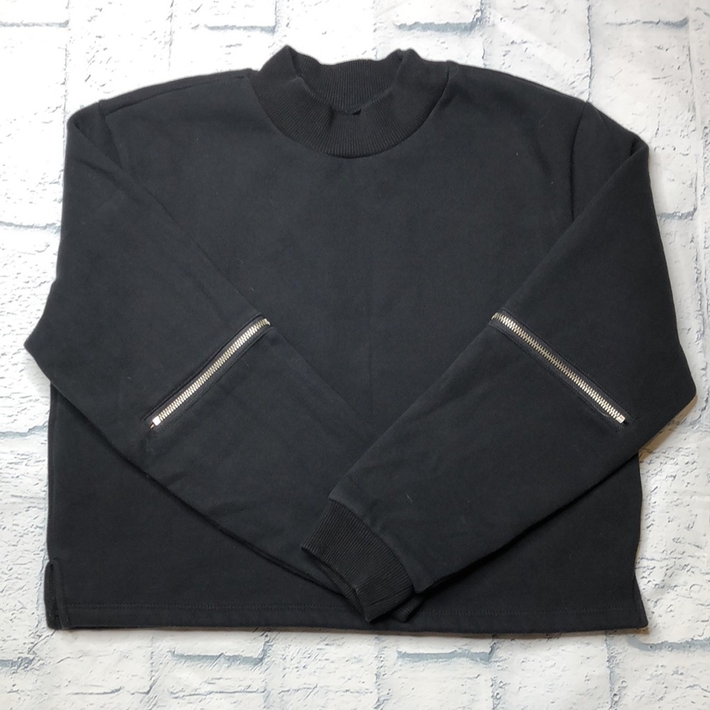 🔹Kendall & Kylie Crewneck with Zipper Detail